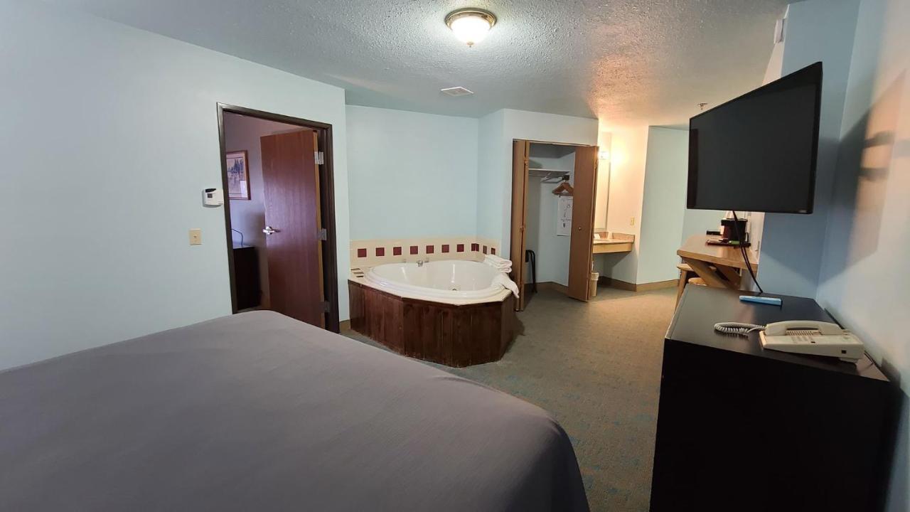 Bay Inn Tawas City Extérieur photo