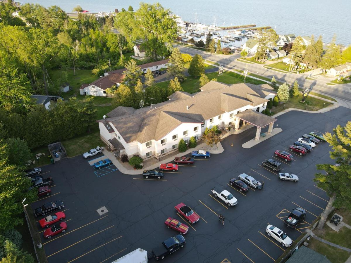 Bay Inn Tawas City Extérieur photo
